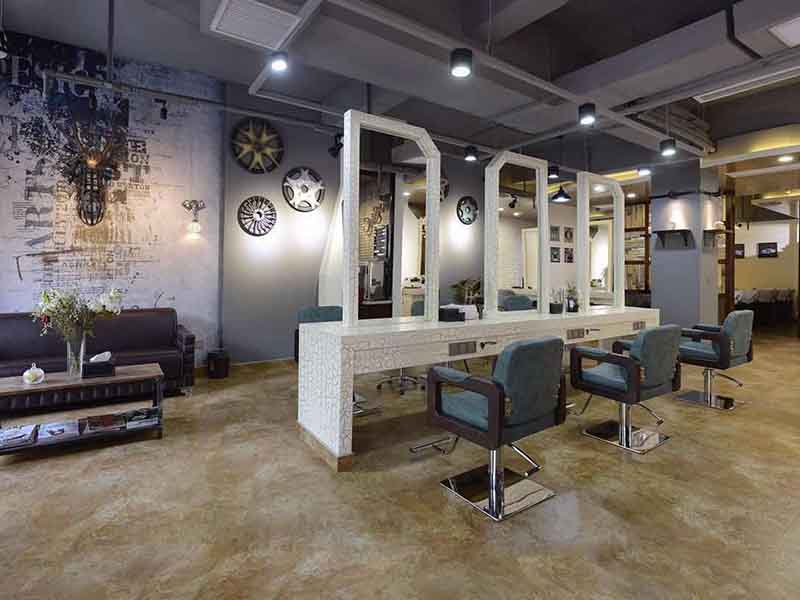 德阳理发店设计中，客人等候区和操作作业区要怎么做